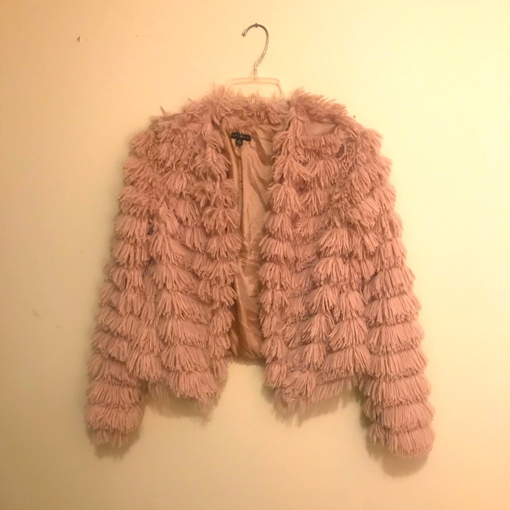 ⭐️⭐️SALE⭐️⭐️CHL*AH Bolero Fringed Jacket